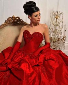 almassy_eva_estelyi_bali_ruhak_Hollywood-Dreams-Red-Wedding-Dresses-Tallulah
